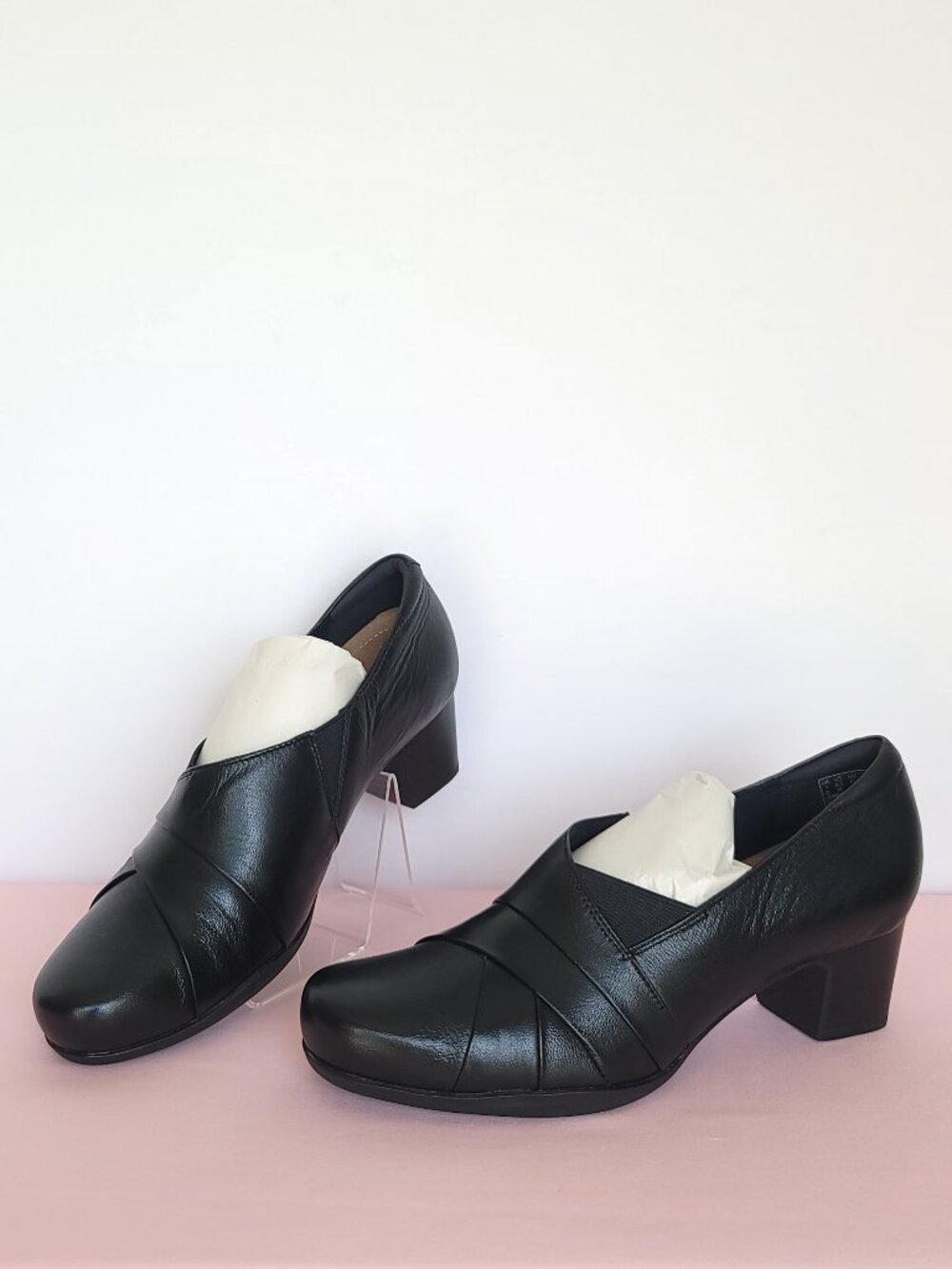 CLARKS Artisan Rosalyn Adele Leather Slip-on Shoes- Black color. Size 9.5M⭐